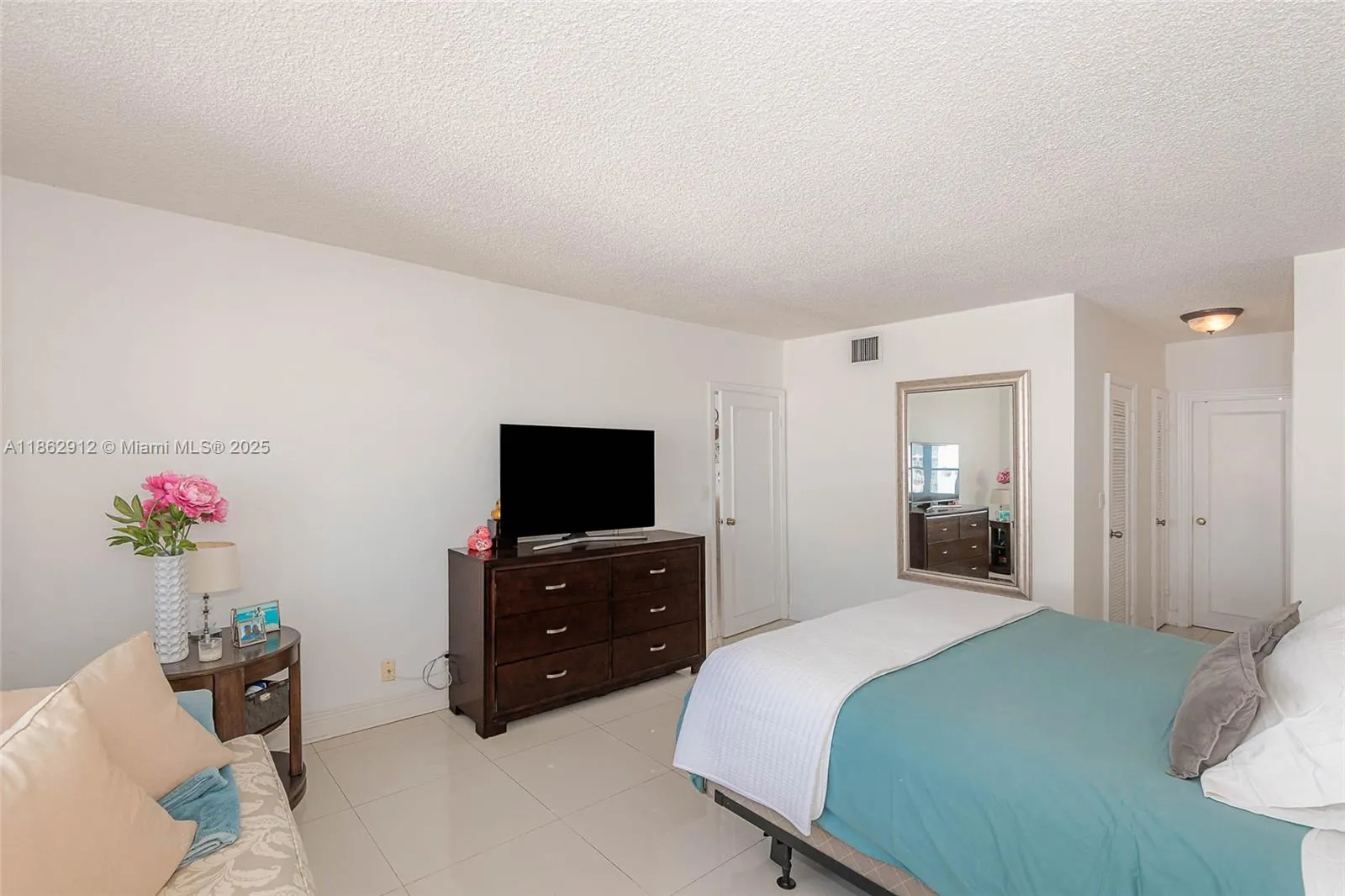 3725 S Ocean Dr, #1221