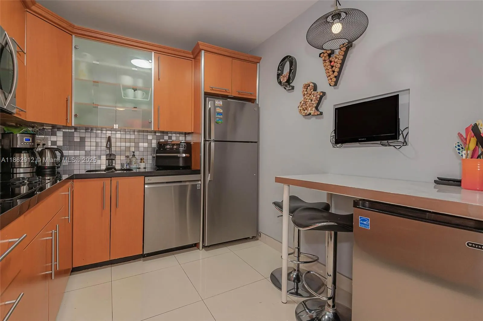3725 S Ocean Dr, #1221