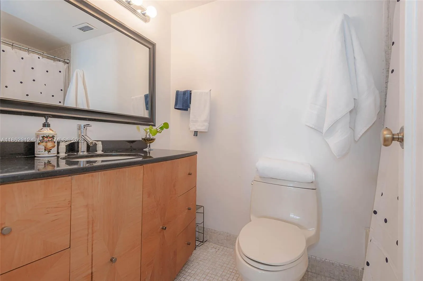 3725 S Ocean Dr, #1221