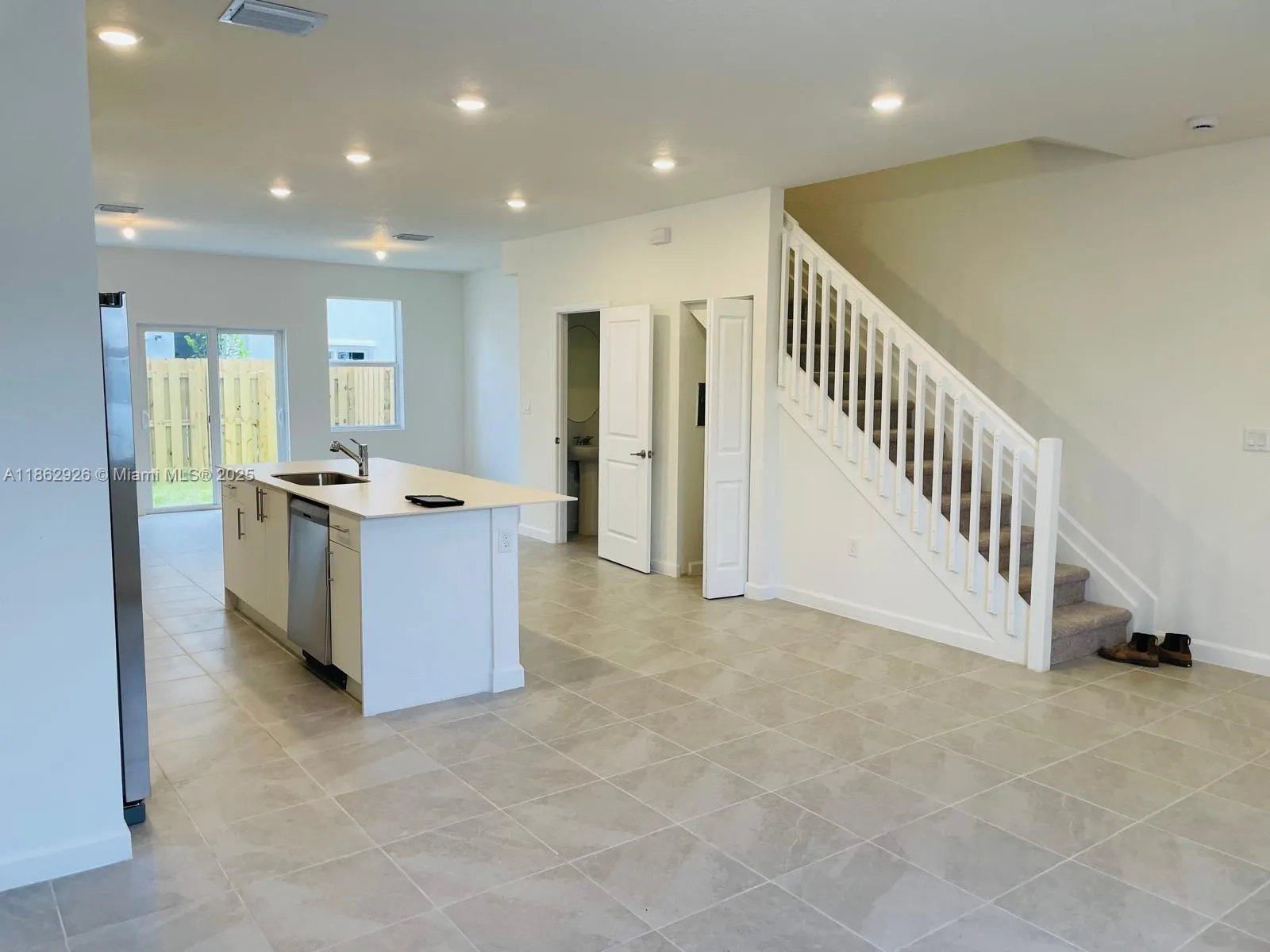 160 SE 10th Ave, #0