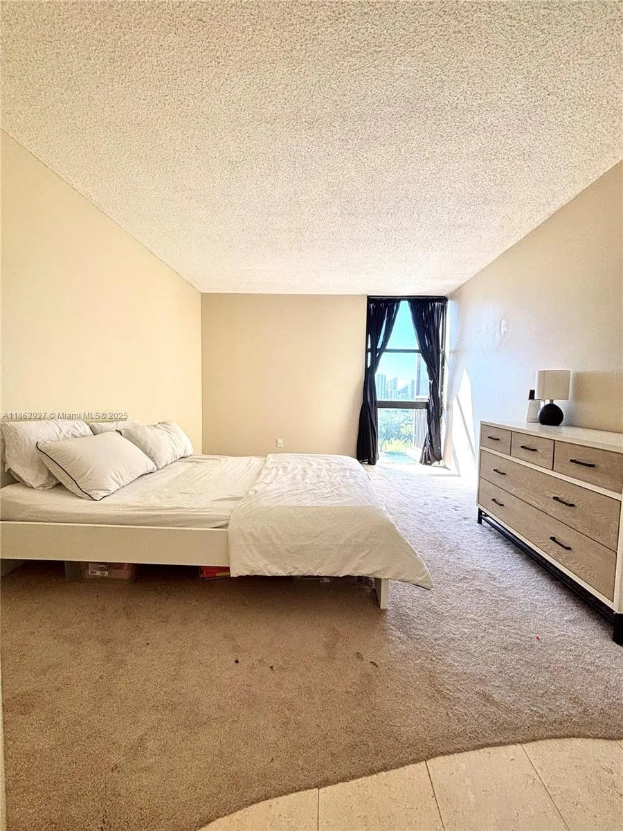 20301 W Country Club Dr, #1025