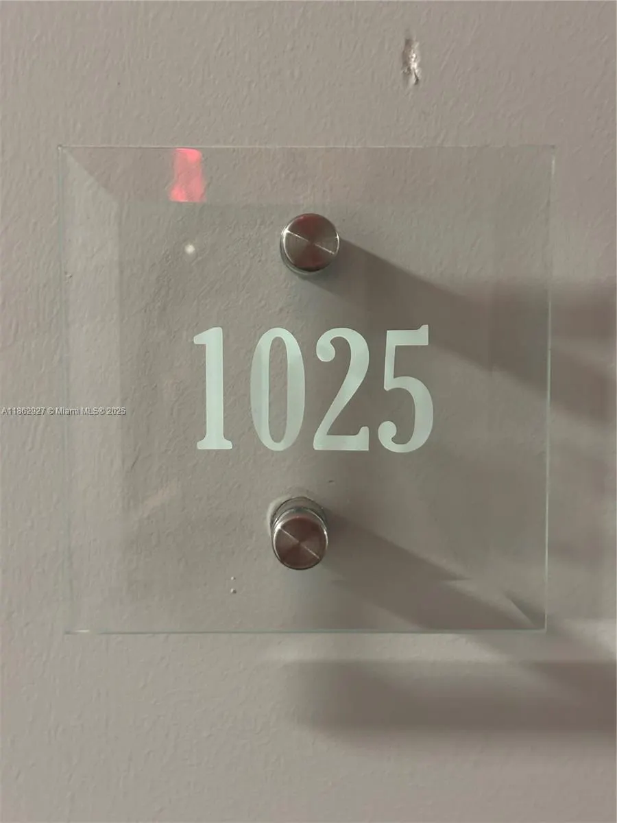 20301 W Country Club Dr, #1025