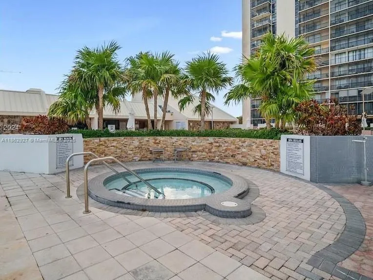 20301 W Country Club Dr, #1025