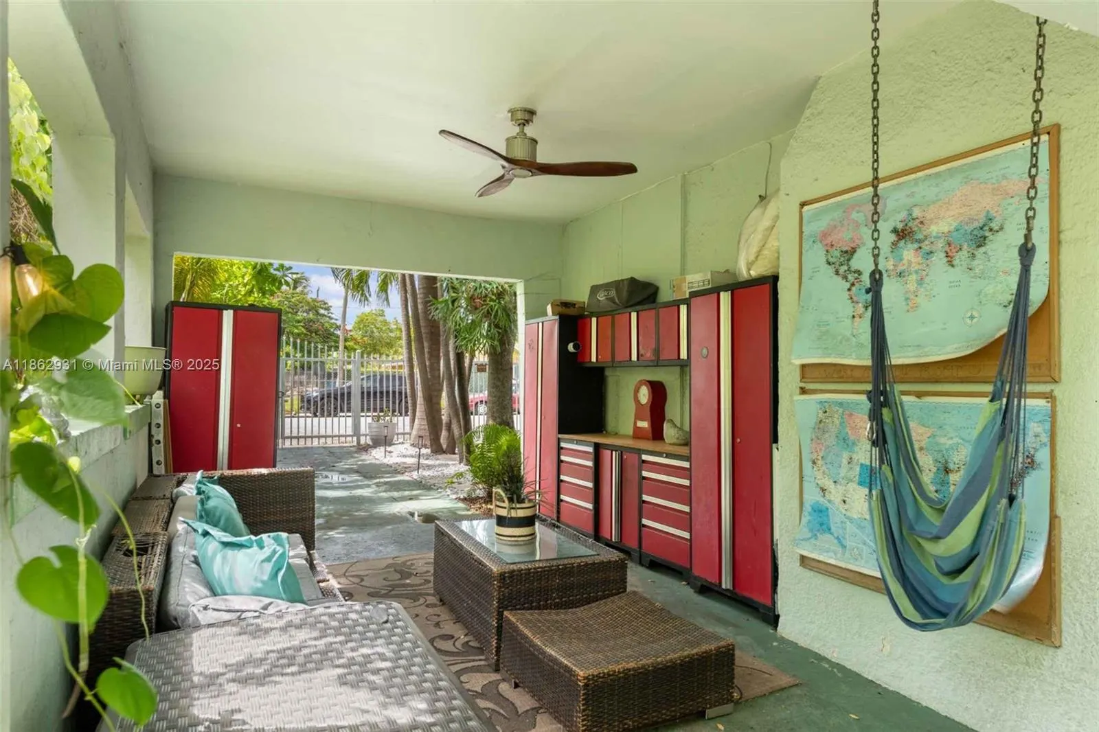 769 NW 10th St