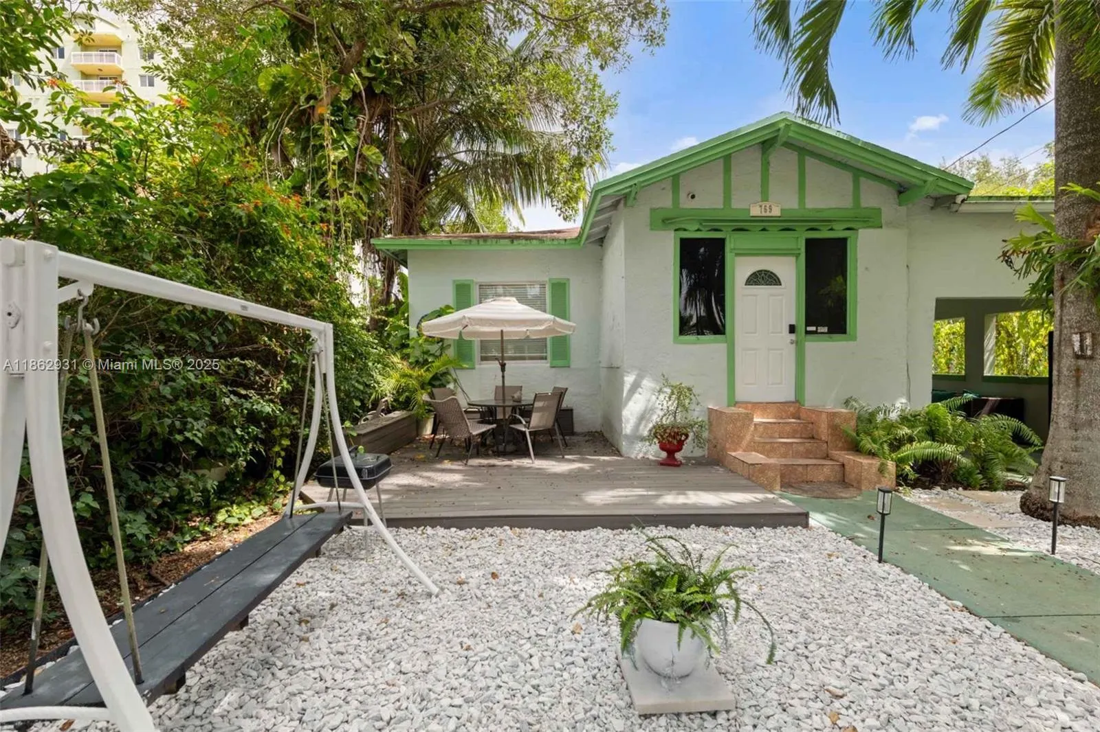 769 NW 10th St