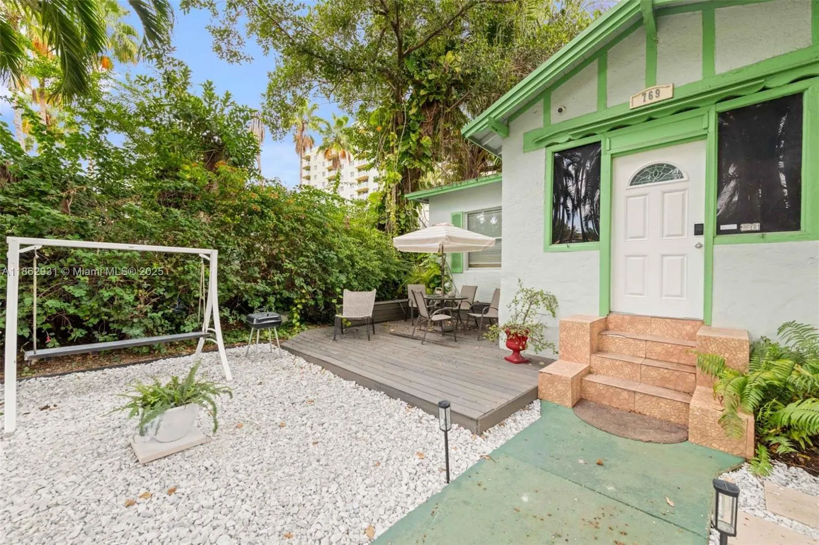 769 NW 10th St