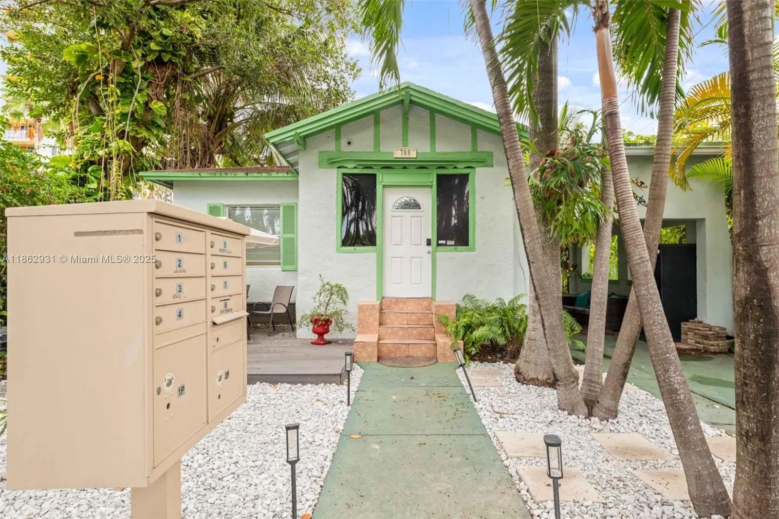 769 NW 10th St
