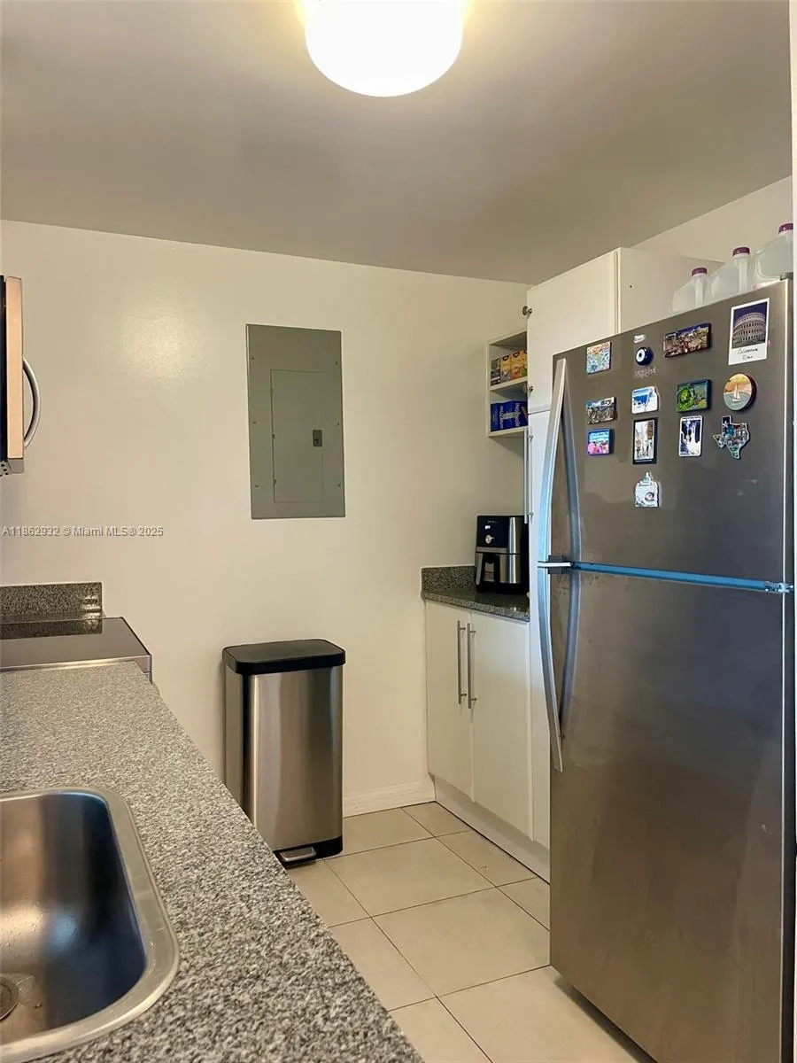 275 NE 18th St, #1105