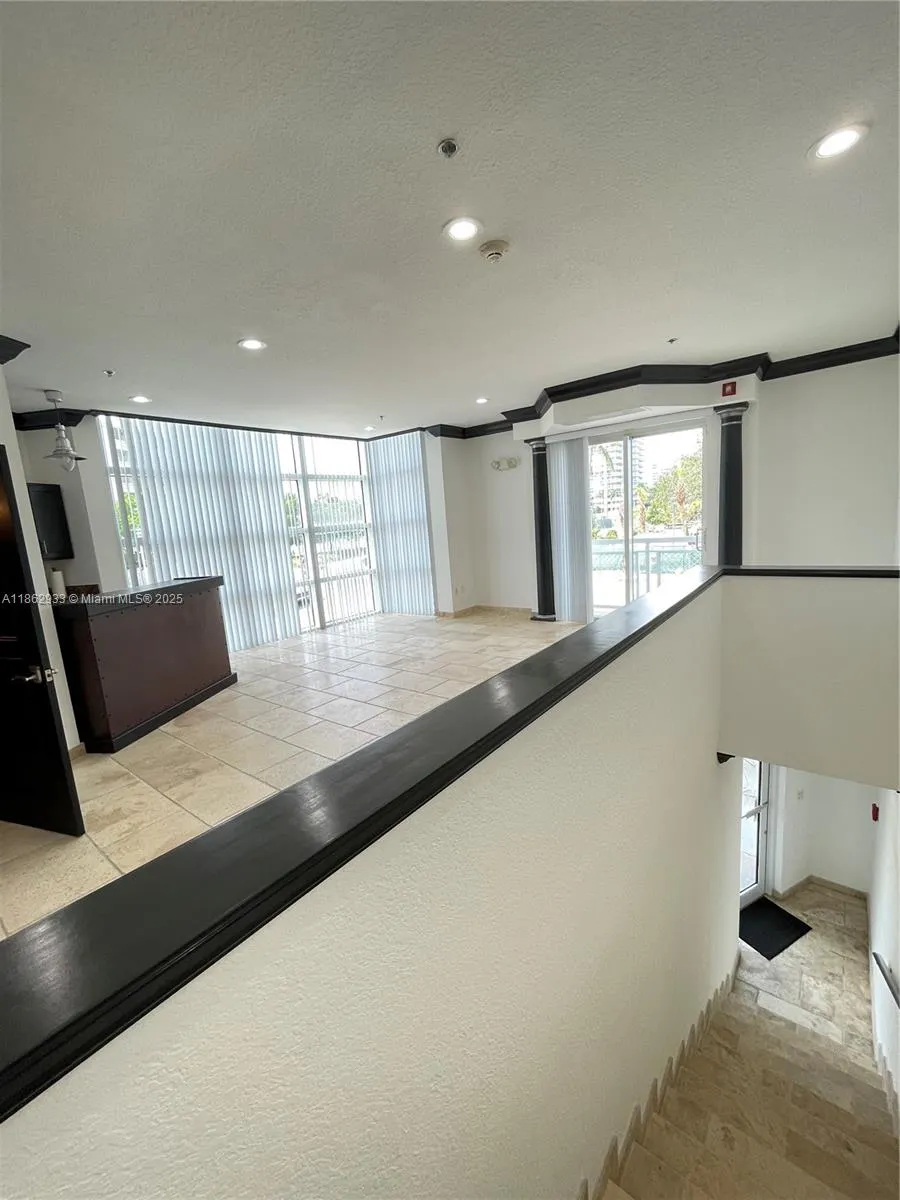 1701 SUNSET HARBOUR DR, #201