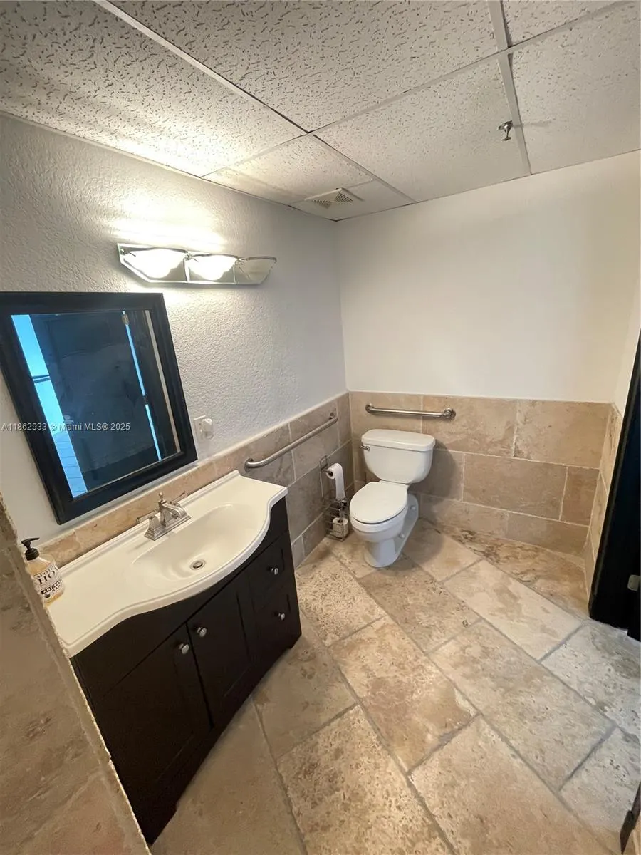 1701 SUNSET HARBOUR DR, #201