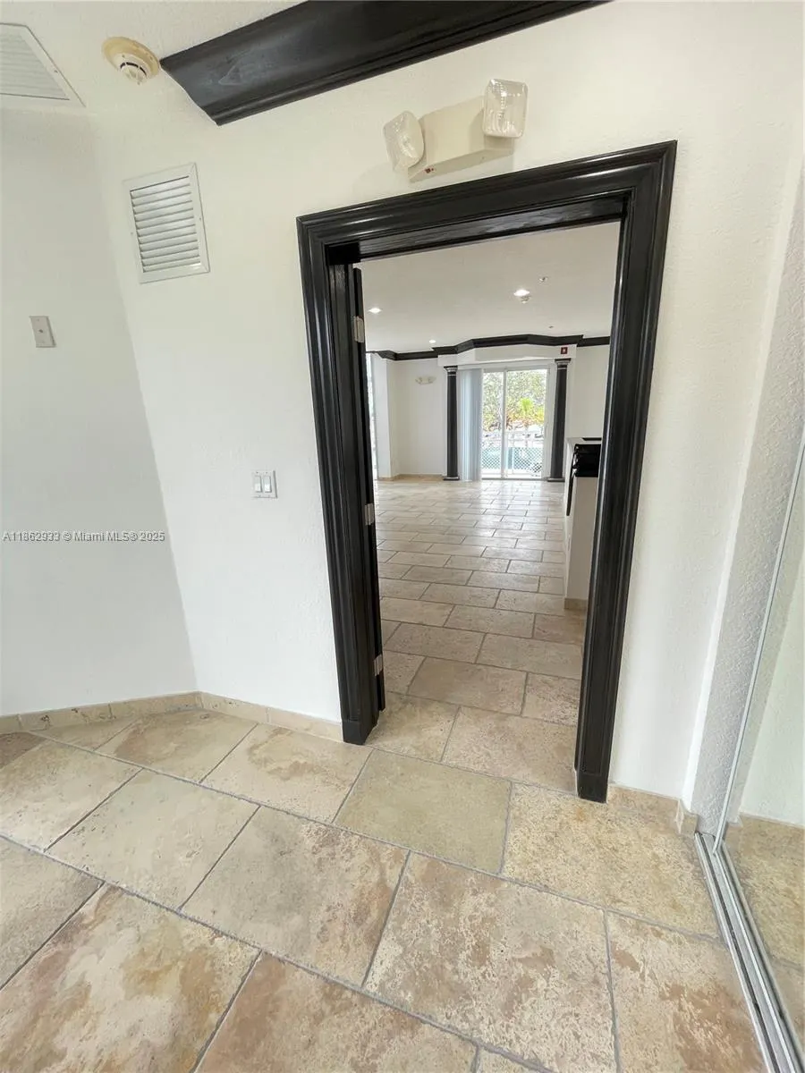 1701 SUNSET HARBOUR DR, #201