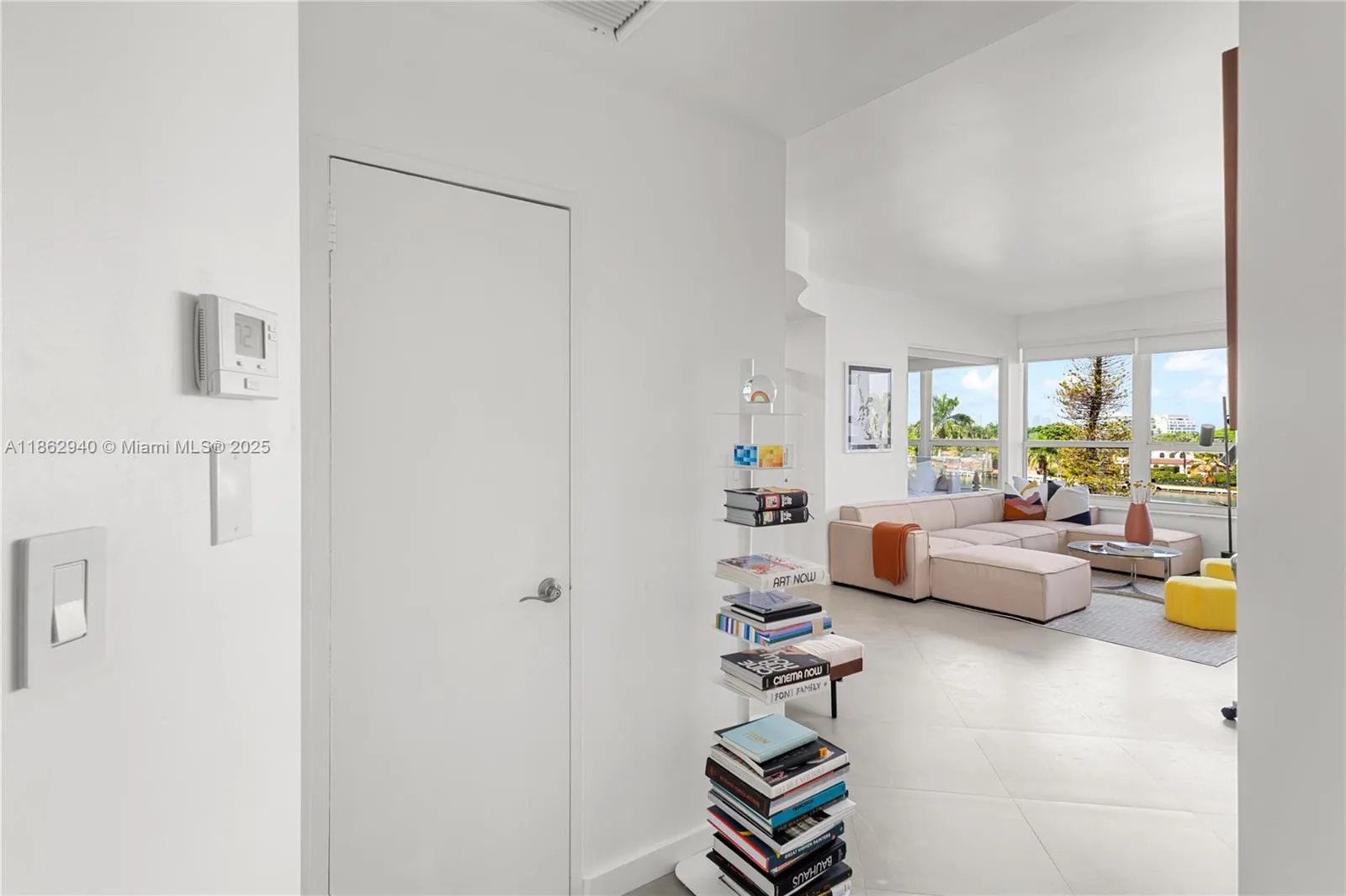 4925 Collins Ave, #4H