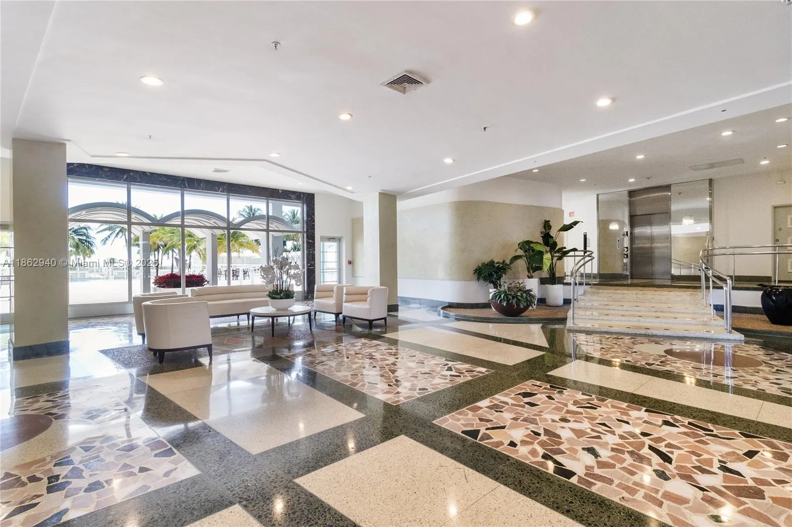4925 Collins Ave, #4H