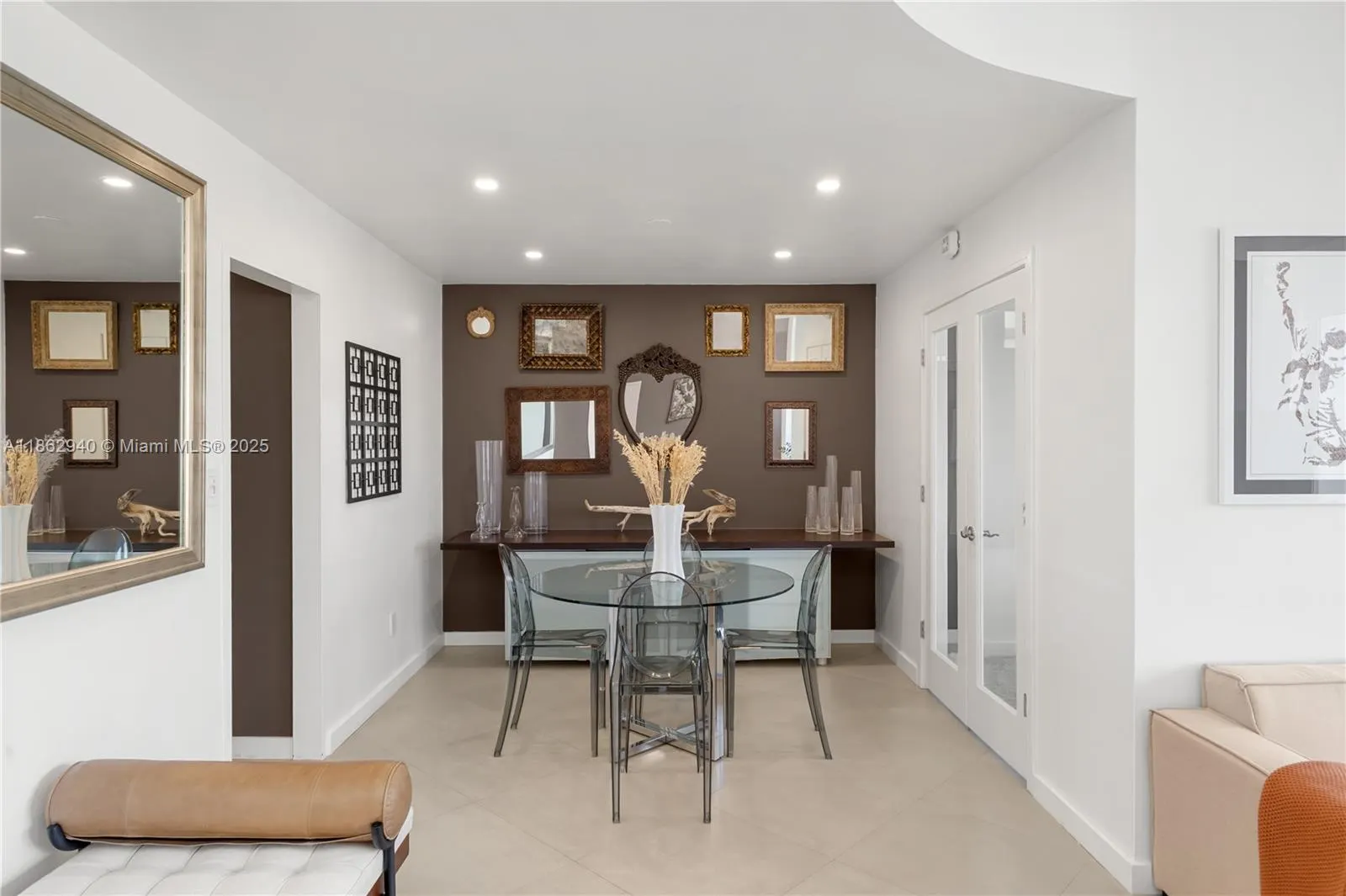 4925 Collins Ave, #4H