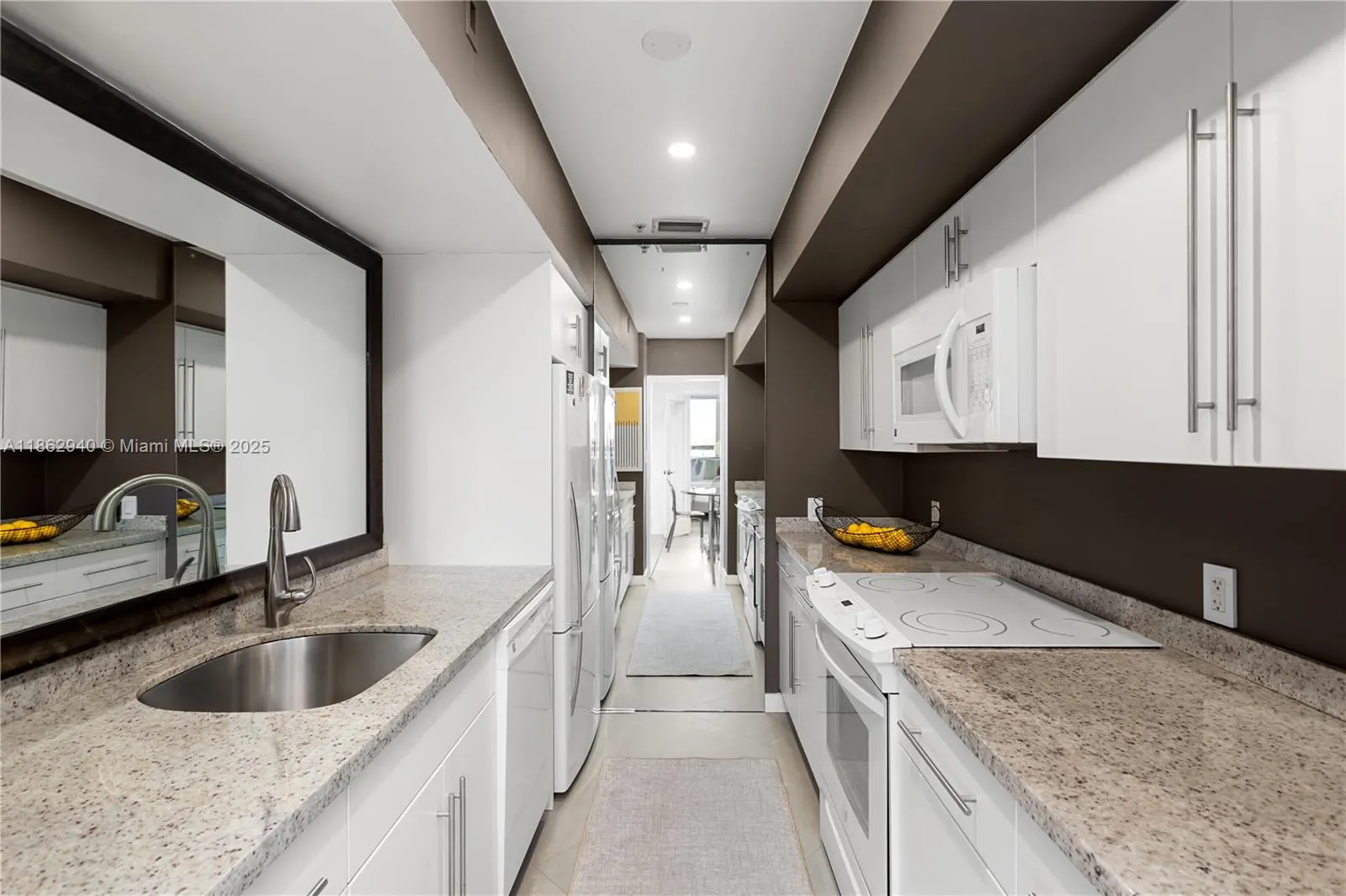 4925 Collins Ave, #4H