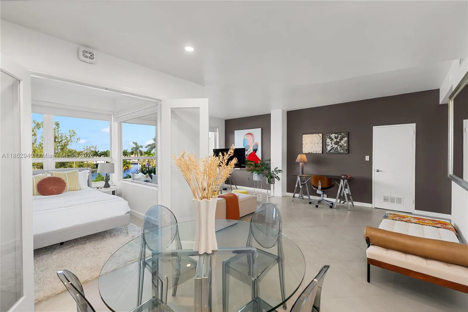 4925 Collins Ave, #4H