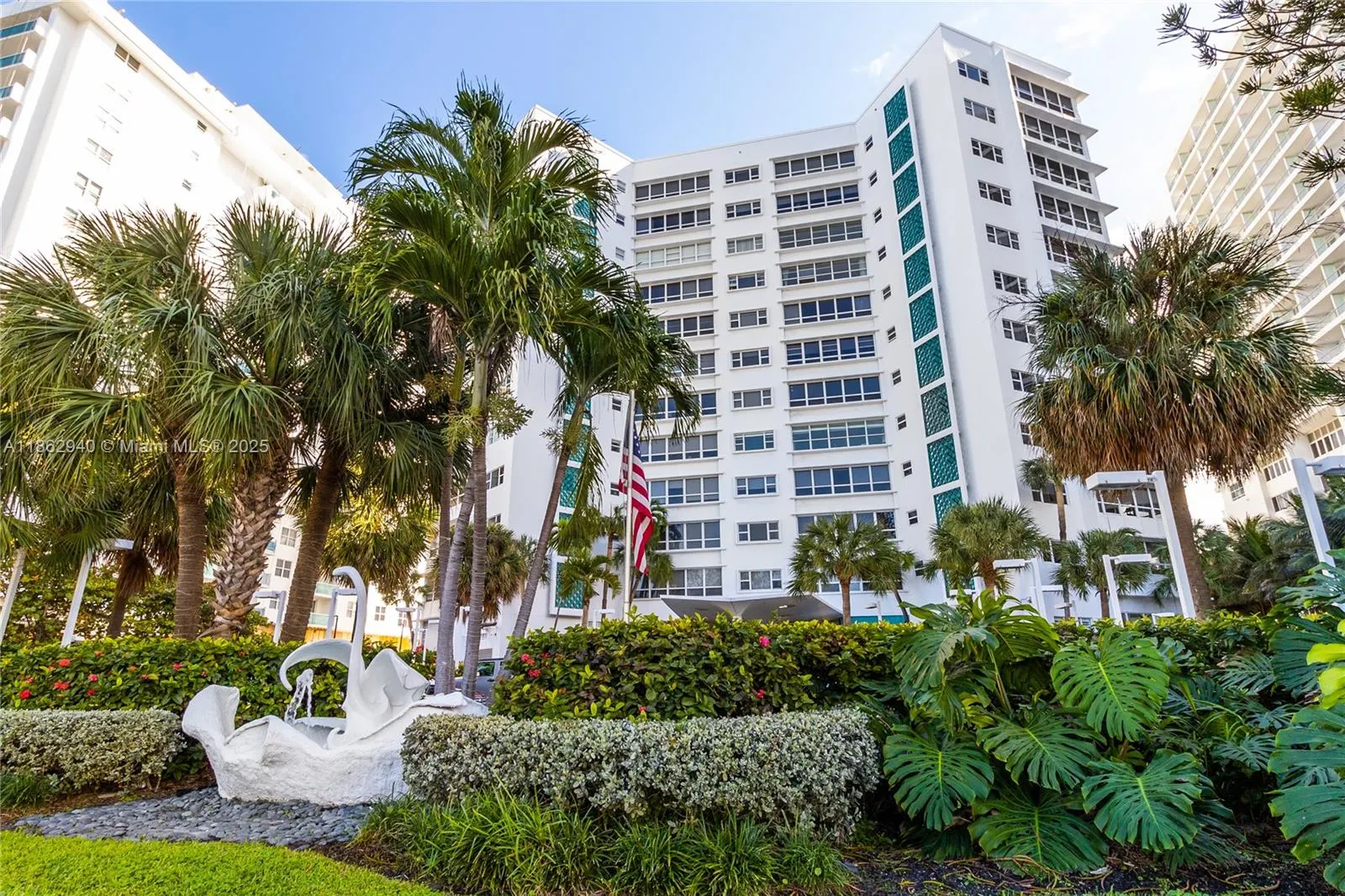 4925 Collins Ave, #4H