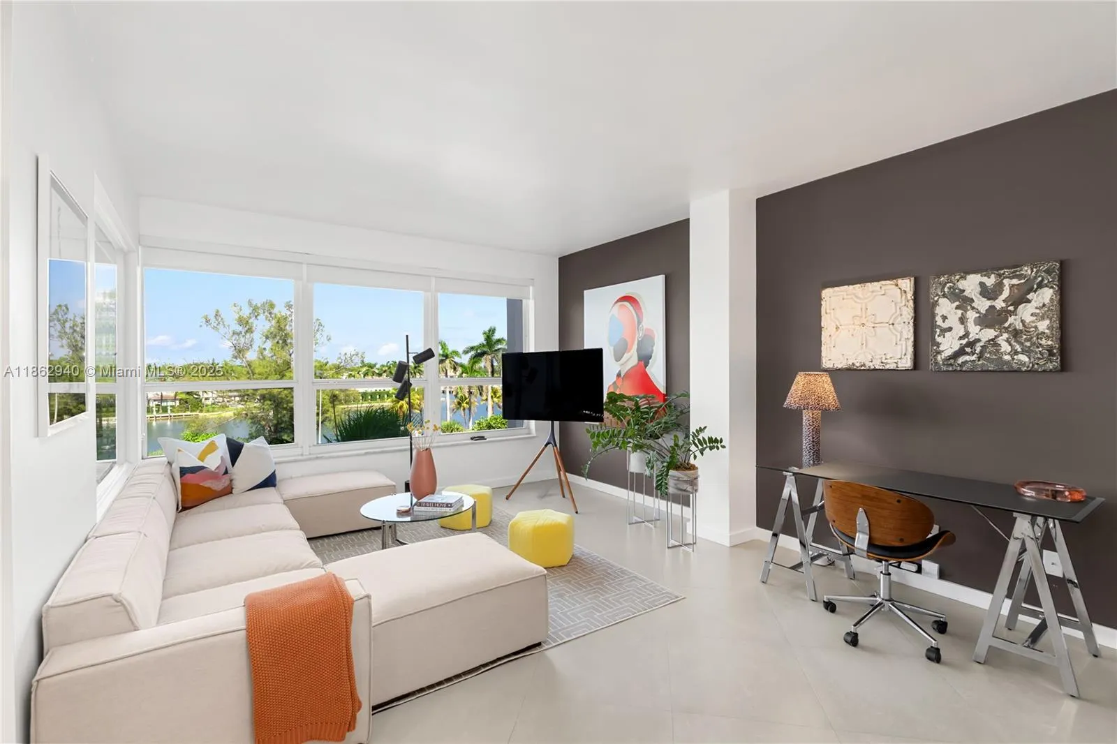 4925 Collins Ave, #4H