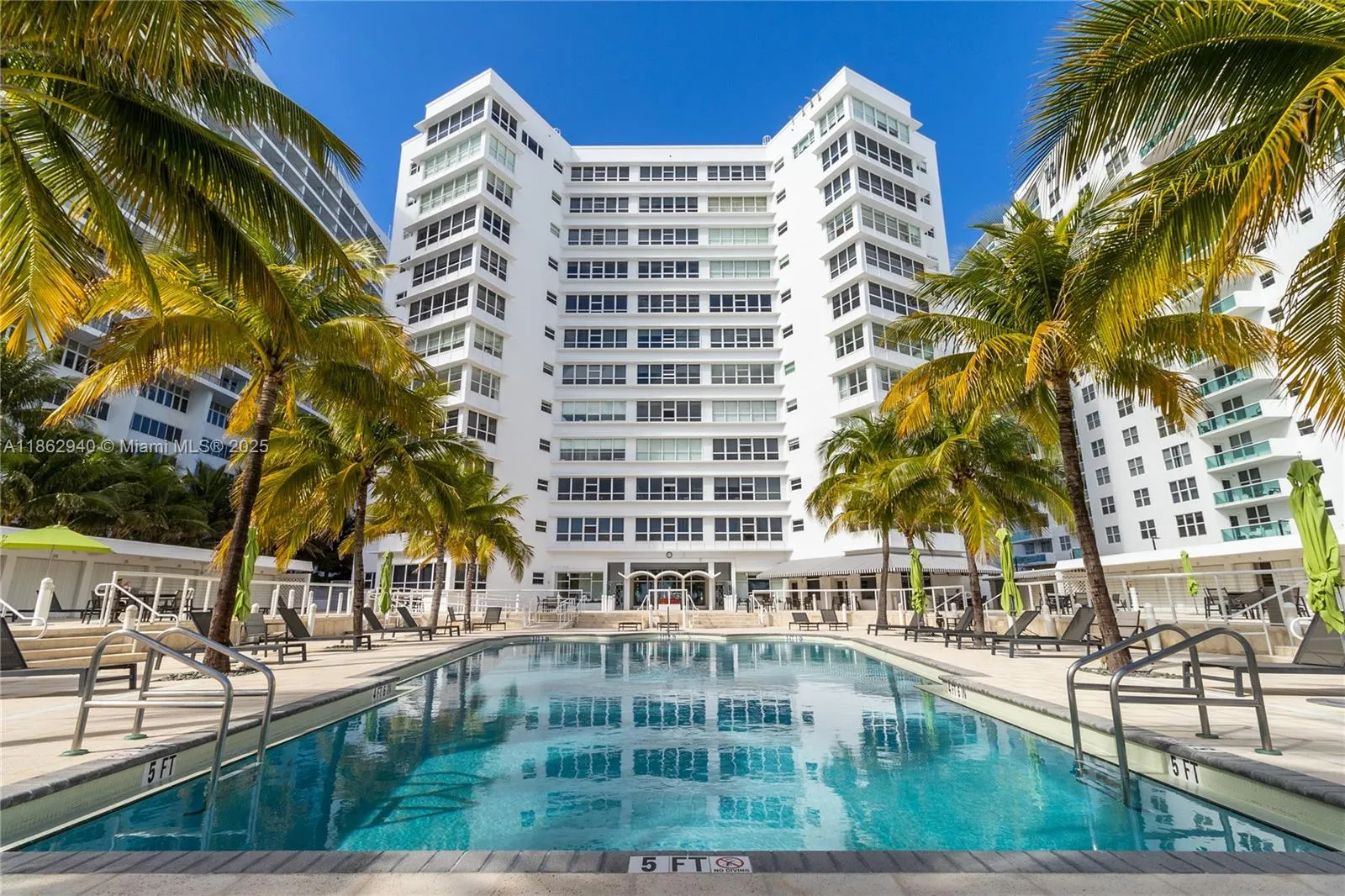 4925 Collins Ave, #4H
