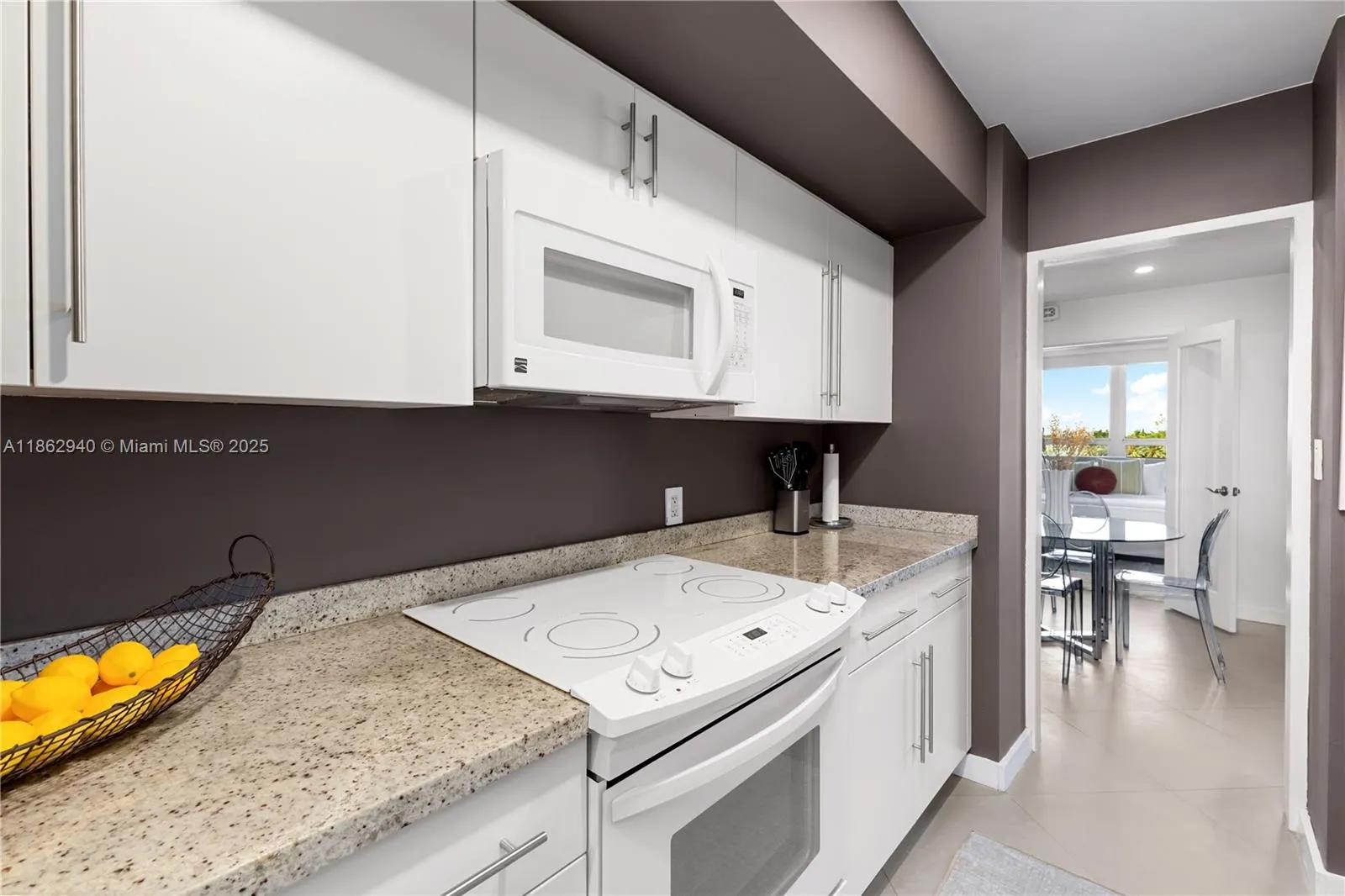 4925 Collins Ave, #4H
