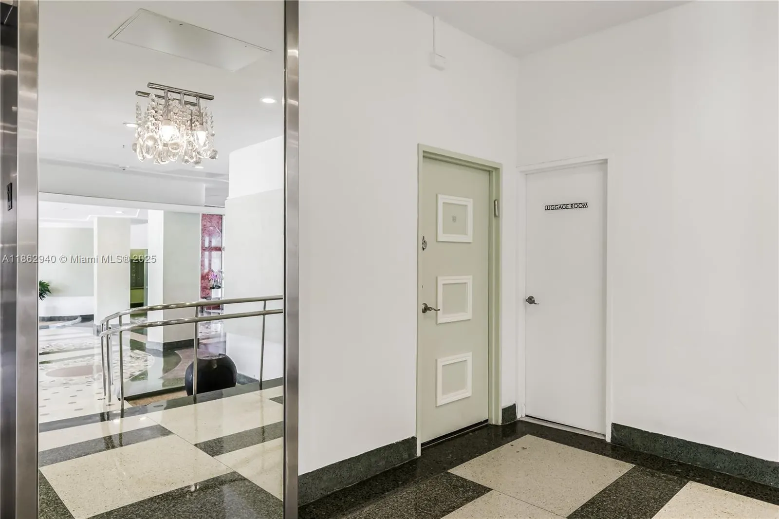4925 Collins Ave, #4H