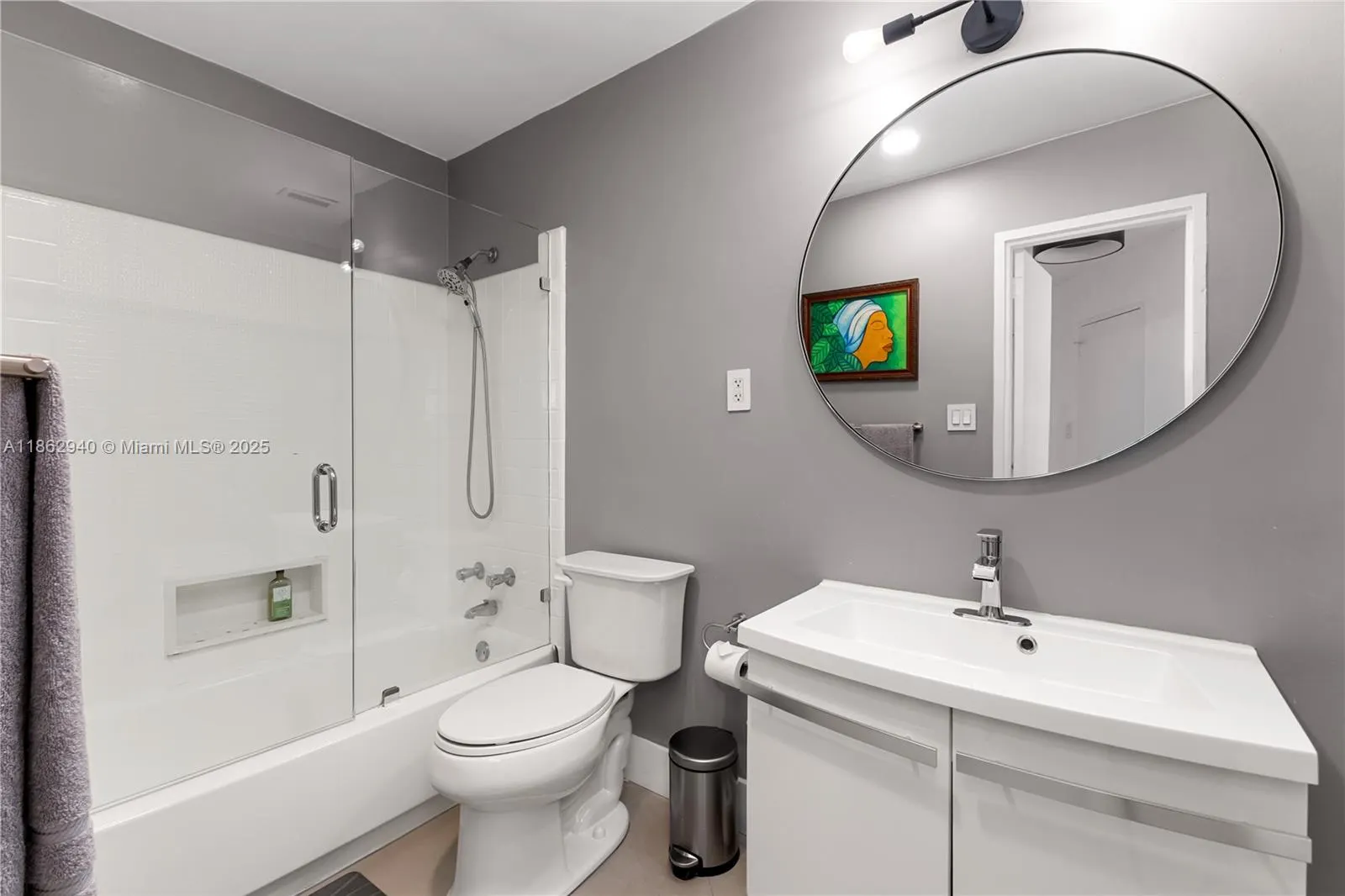 4925 Collins Ave, #4H