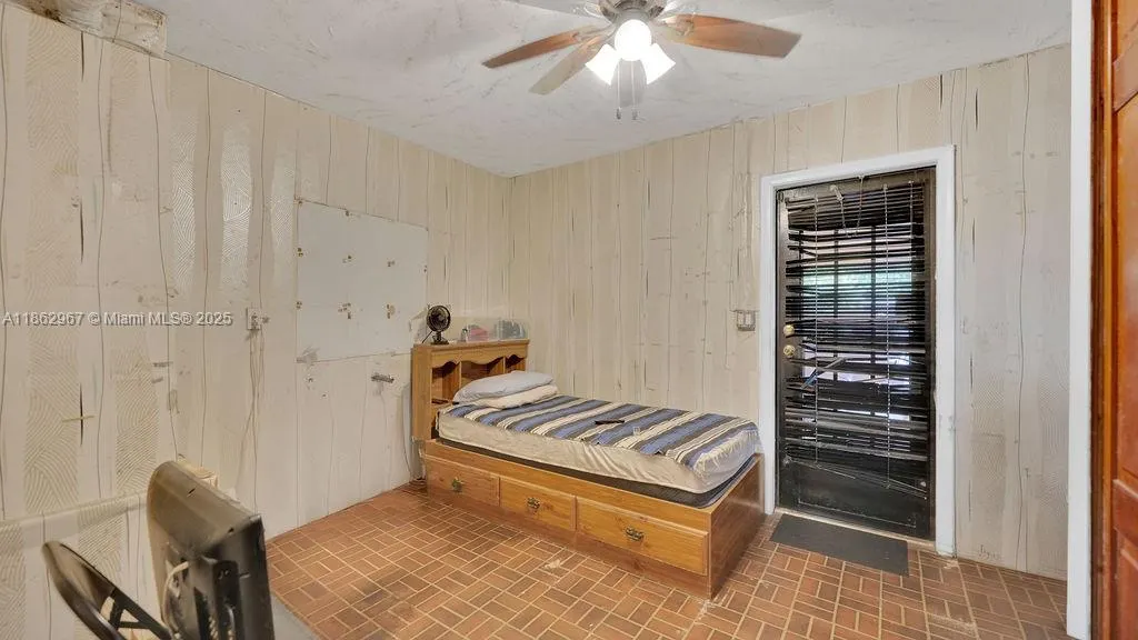 440 SW 29th terr