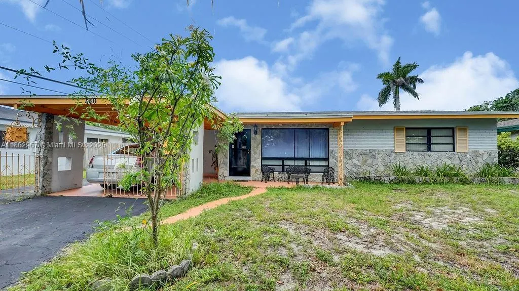 440 SW 29th terr