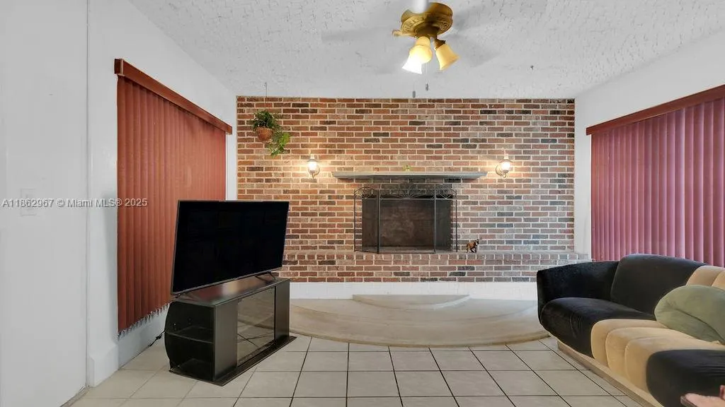 440 SW 29th terr
