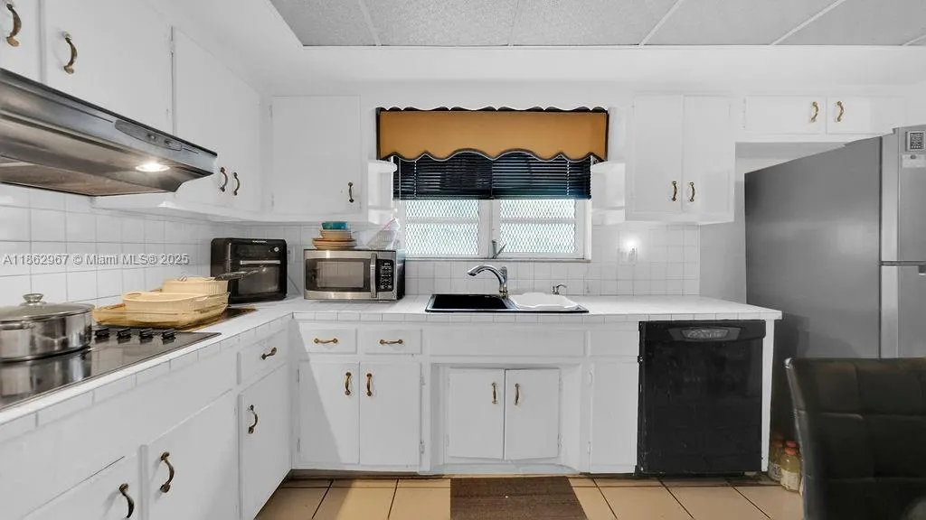 440 SW 29th terr