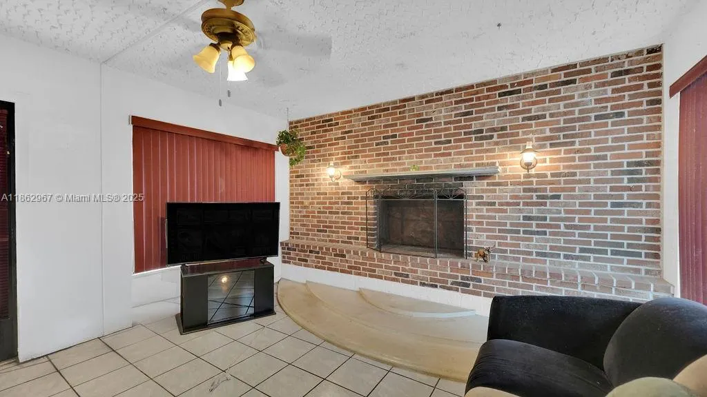 440 SW 29th terr