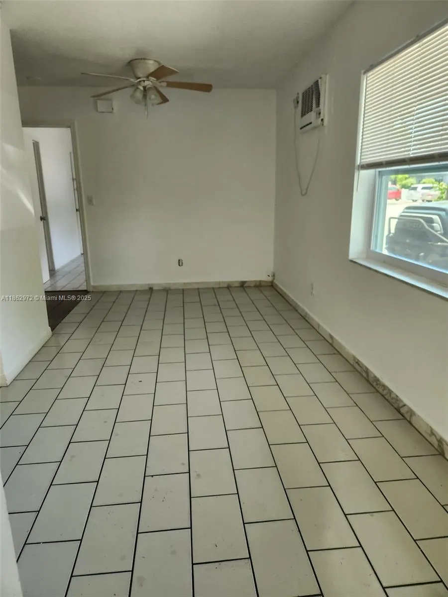 317 SE 10th Ave, #1