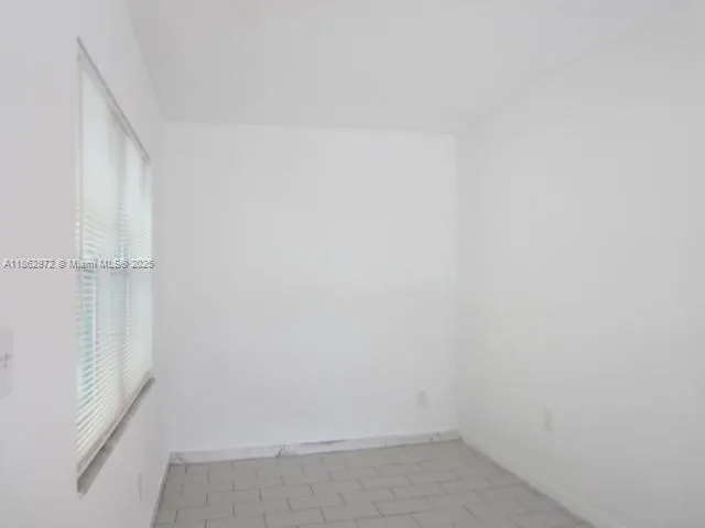 317 SE 10th Ave, #1