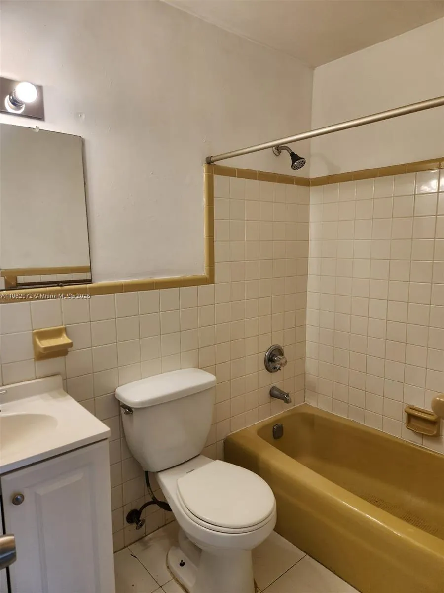 317 SE 10th Ave, #1