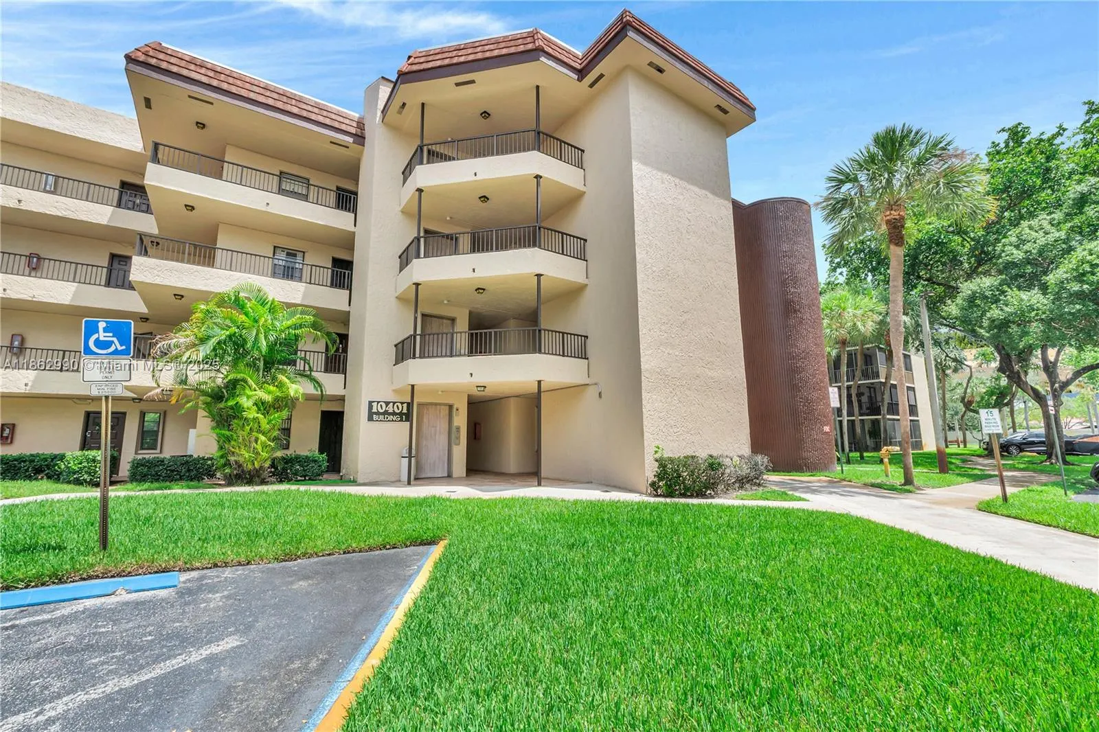 10401 W Broward Blvd, #209