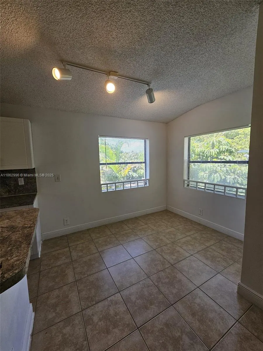 9999 Summerbreeze Dr, #215