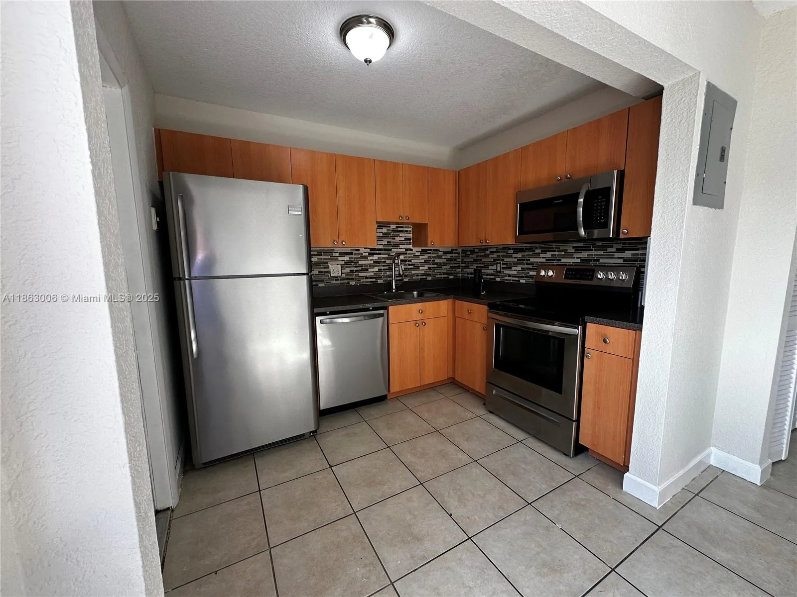 4876 NW 9th Dr, #4876