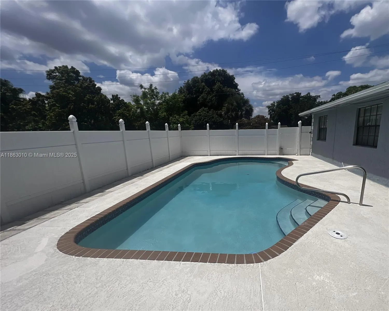1590 SW 139th Ave
