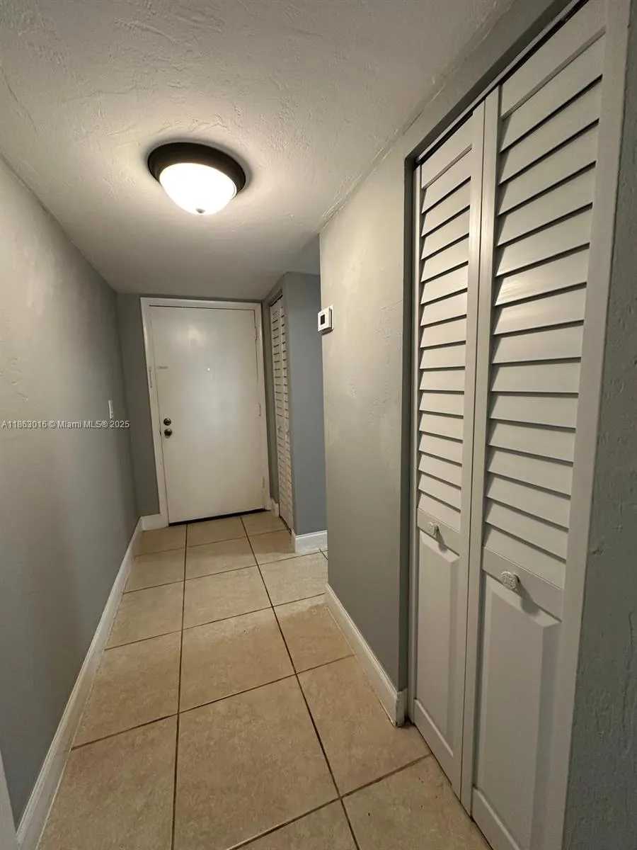 13707 Kendale Lakes Cir, #110