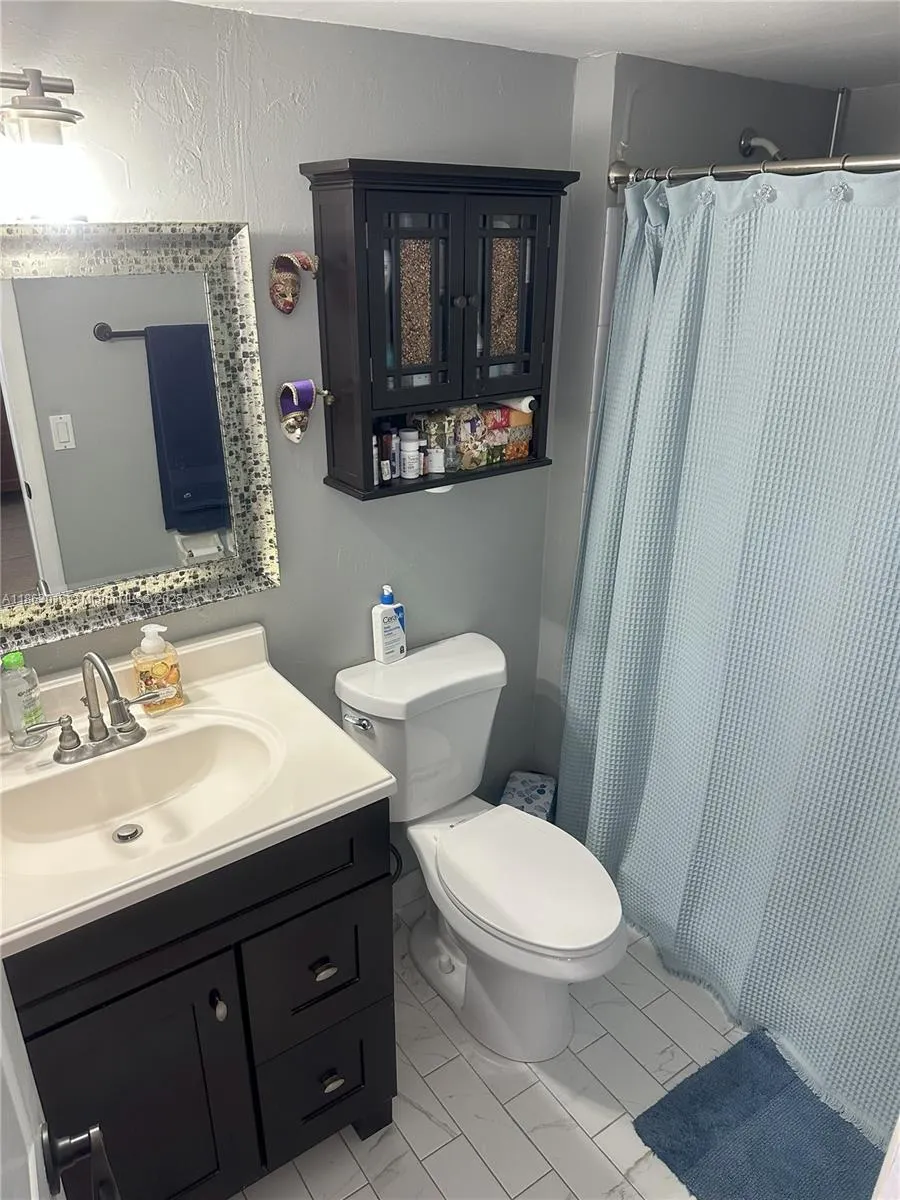 13707 Kendale Lakes Cir, #110