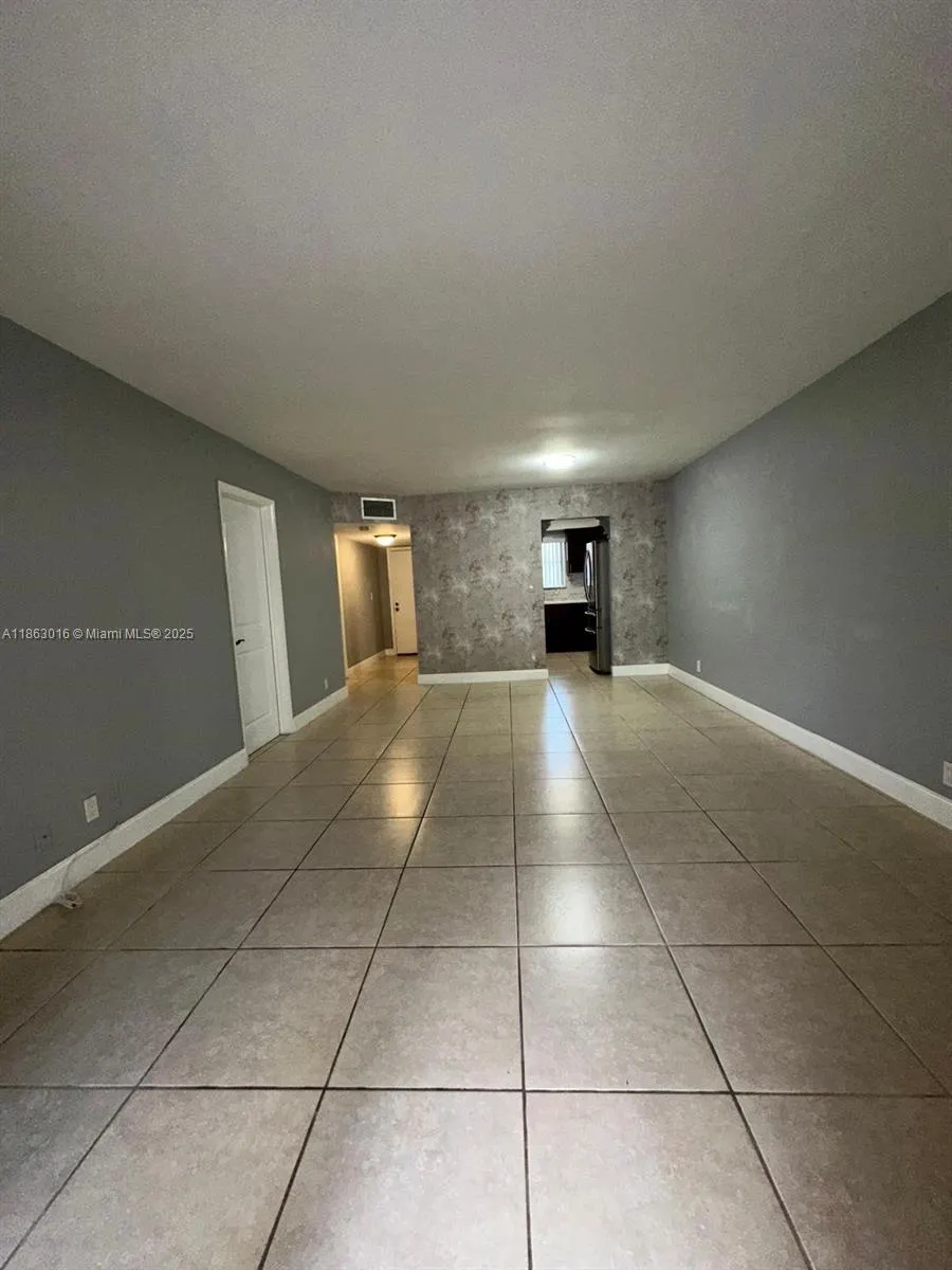 13707 Kendale Lakes Cir, #110