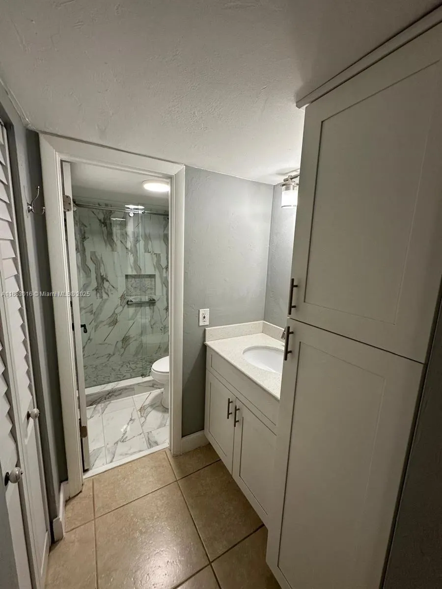 13707 Kendale Lakes Cir, #110