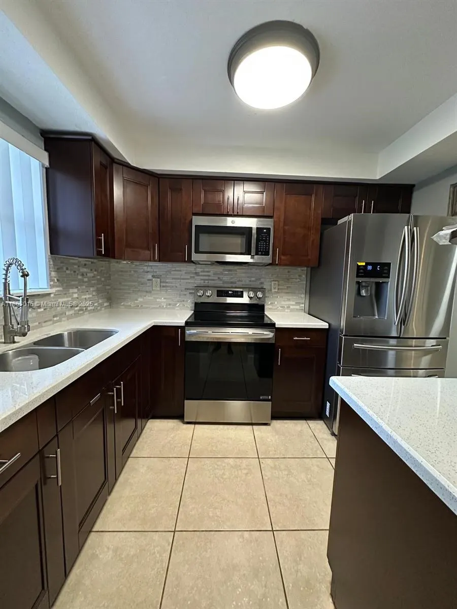 13707 Kendale Lakes Cir, #110