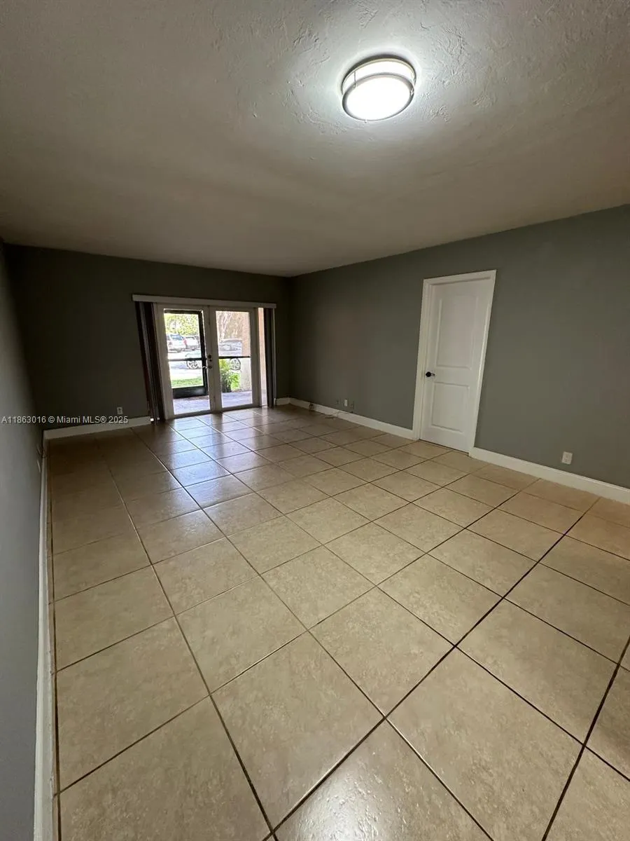 13707 Kendale Lakes Cir, #110