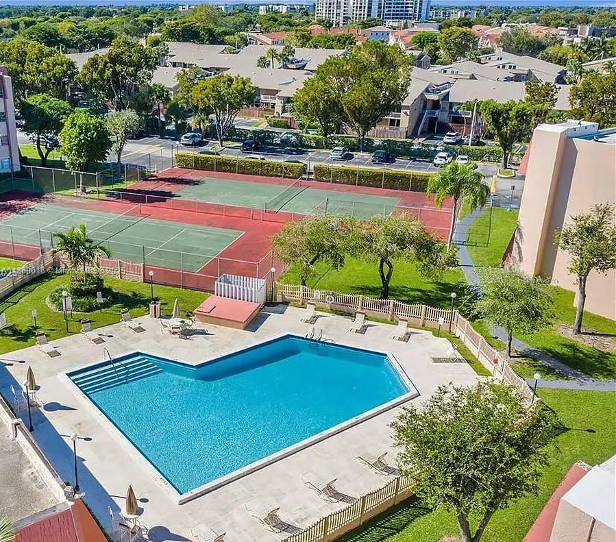 13707 Kendale Lakes Cir, #110