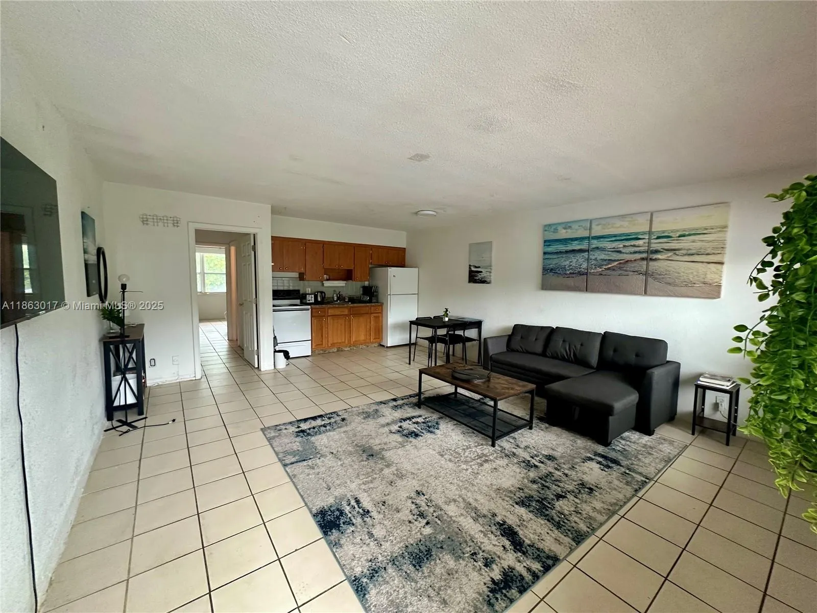 3100 NE 9th St, #1