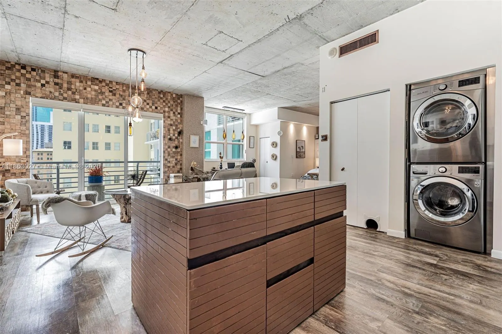 133 NE 2nd Ave, #1208