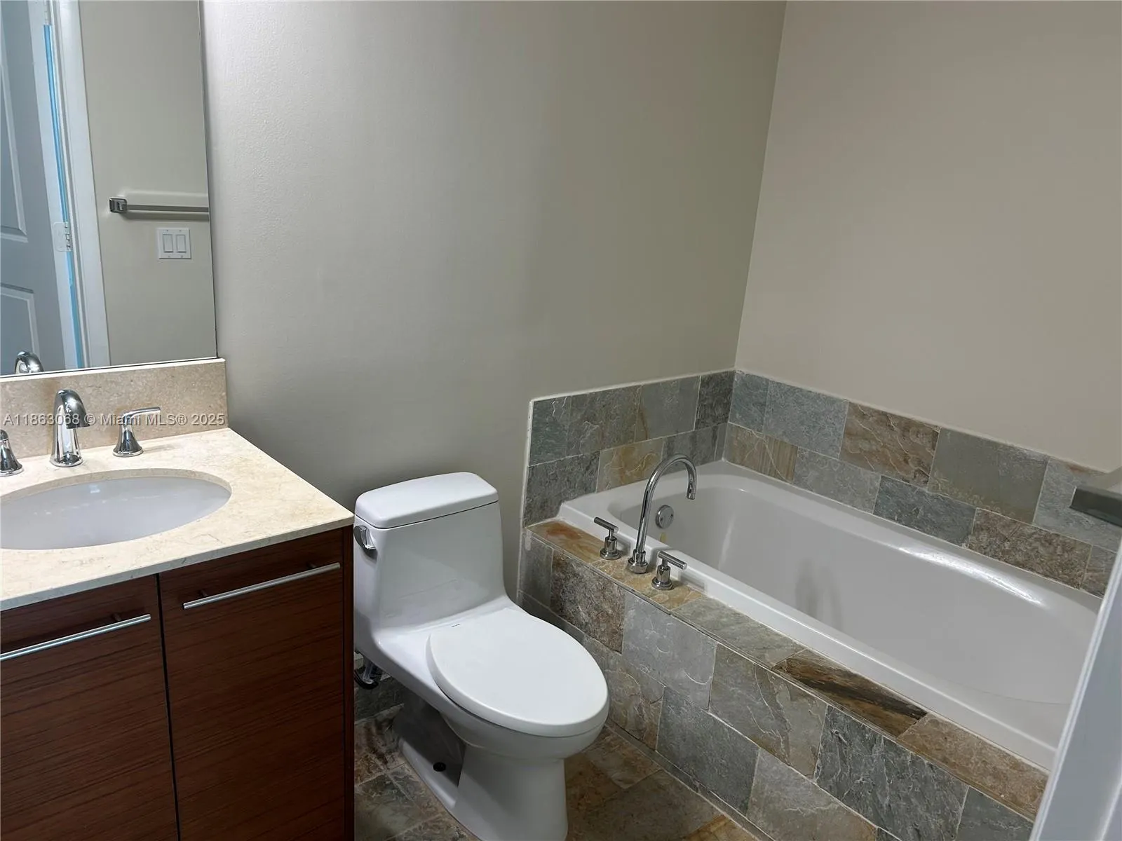 2681 N Flamingo Rd, #1102S
