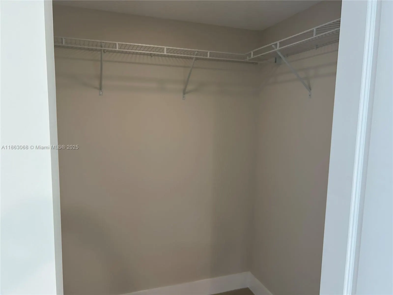 2681 N Flamingo Rd, #1102S
