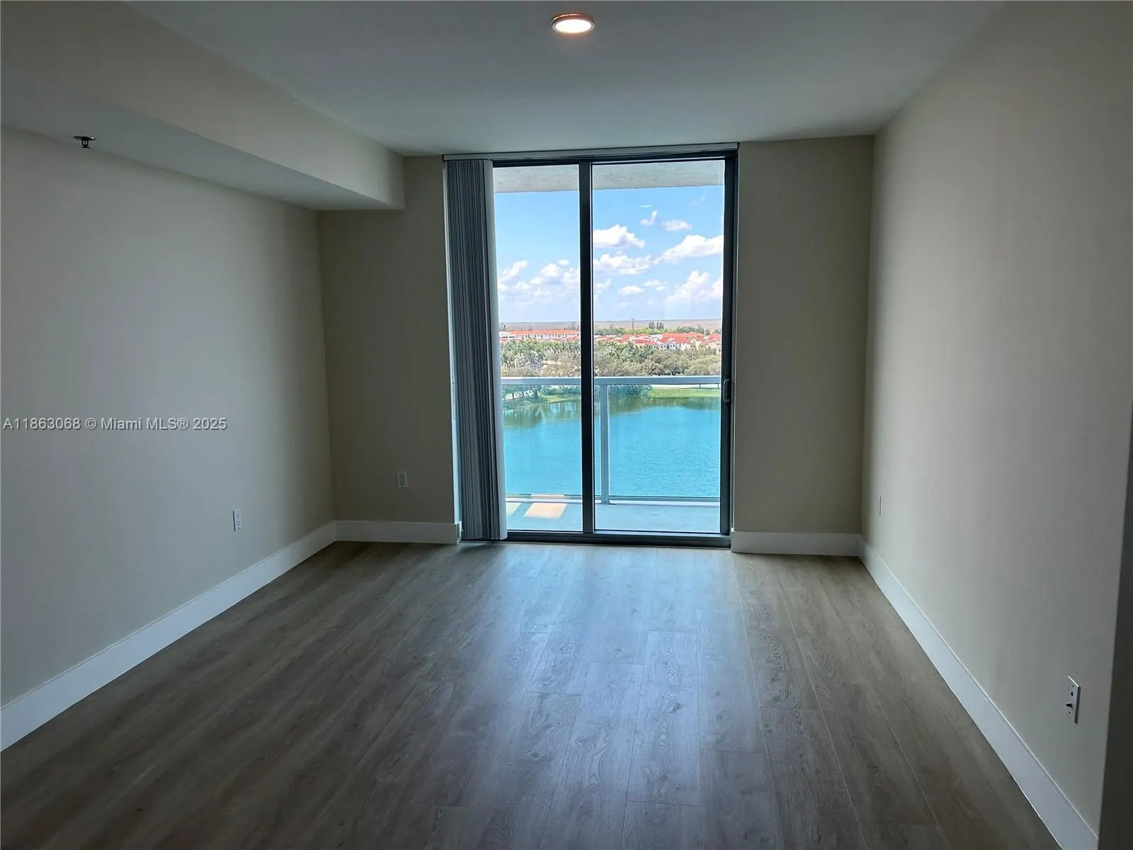 2681 N Flamingo Rd, #1102S